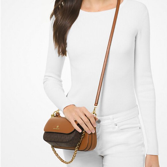Michael Kors - Picture 1 of 5